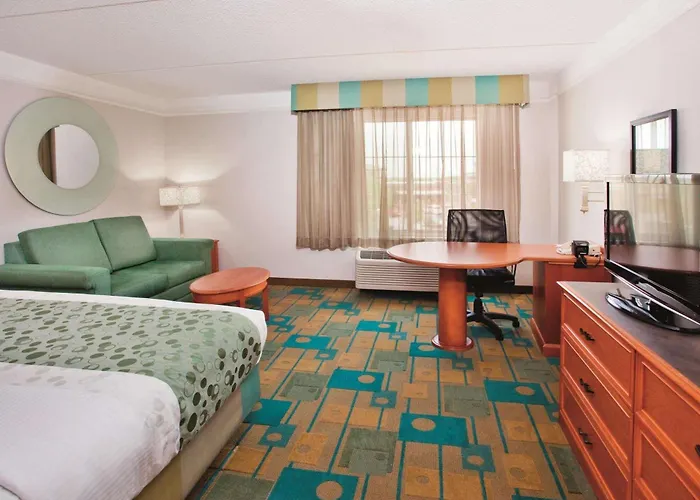 Hotel La Quinta By Wyndham 3*