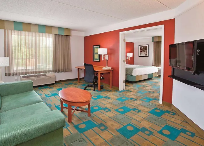 Hotel La Quinta By Wyndham 3*