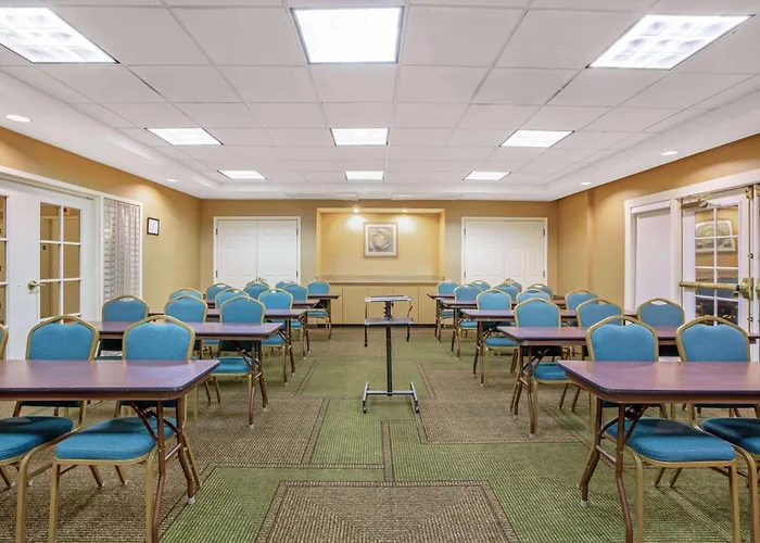 Hotel La Quinta By Wyndham 3*