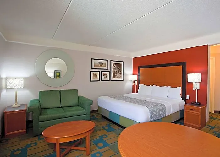 Hotel La Quinta By Wyndham 3*