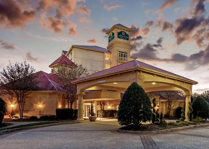 Hotel La Quinta By Wyndham 3*